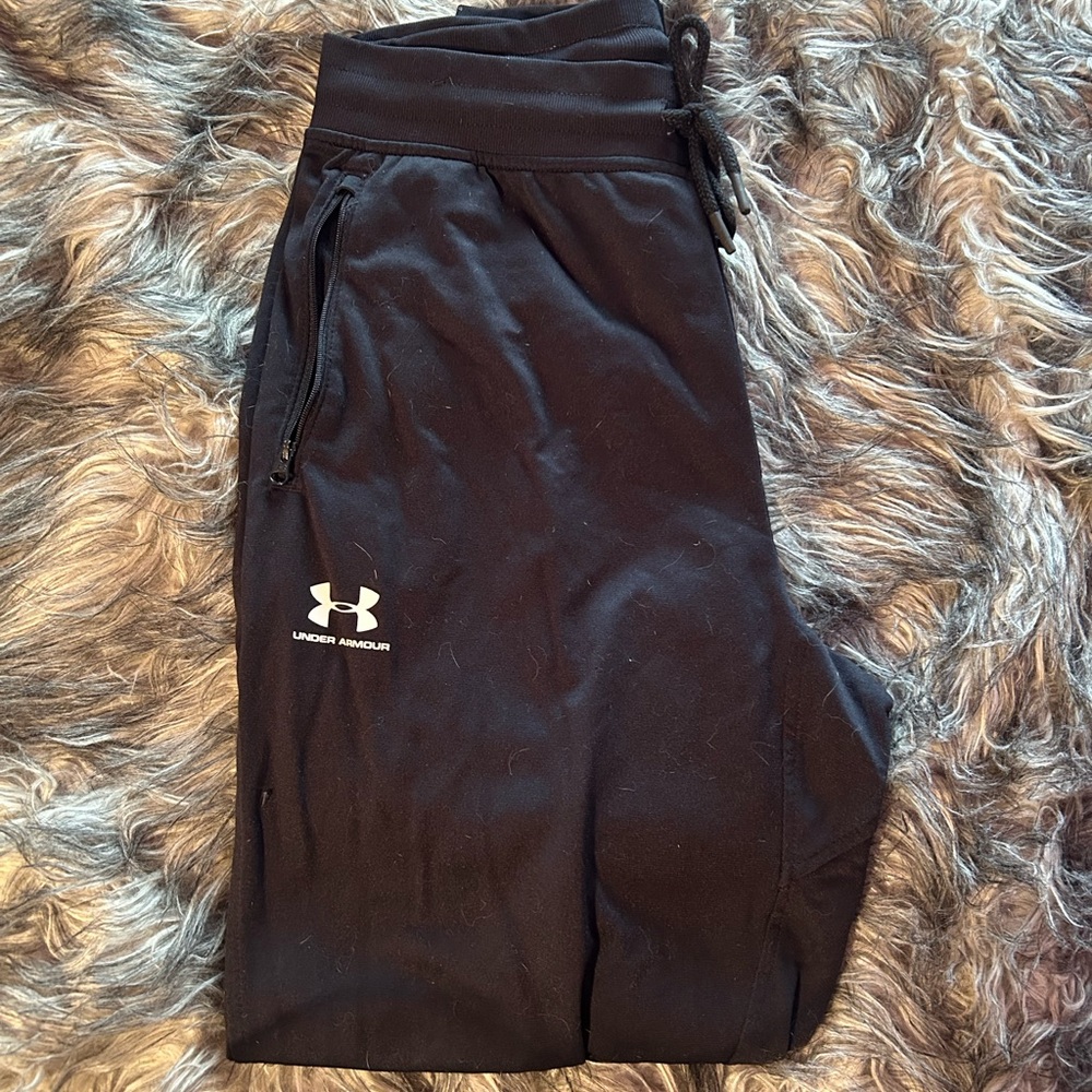 ⭒ black under armour joggers